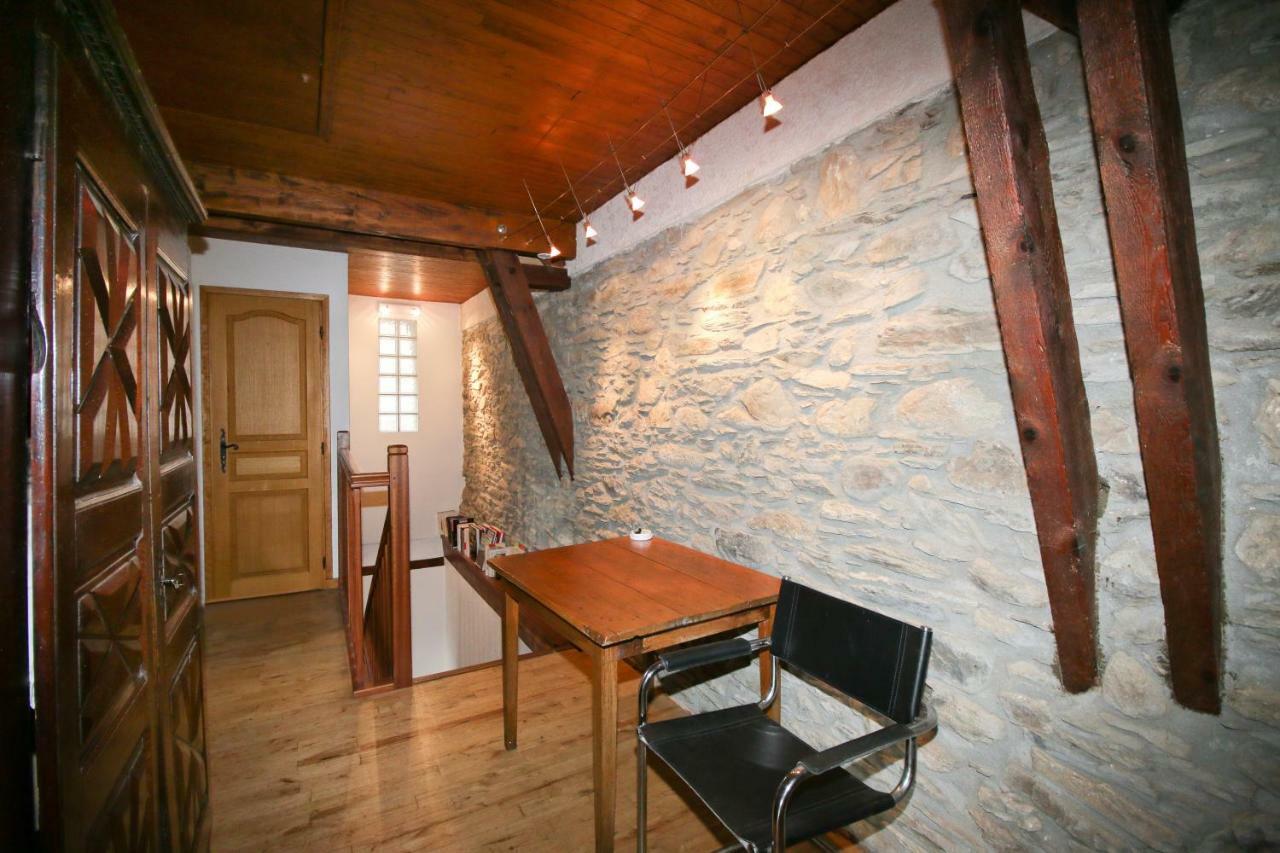 Willa Pyrenees Stone Mountain House Bagnères-de-Luchon Zewnętrze zdjęcie